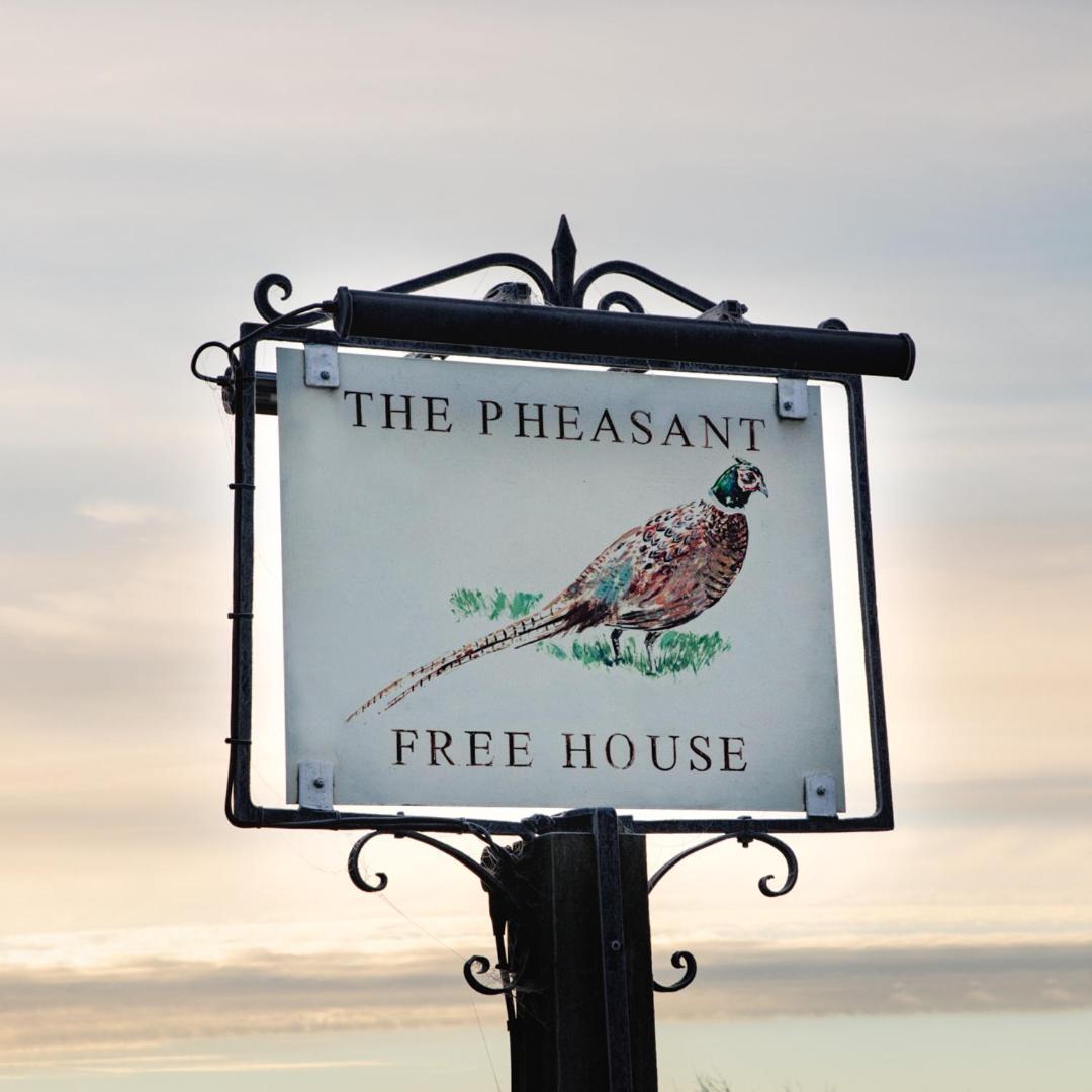 The Pheasant Public House & Hotel Gestingthorpe Exteriör bild