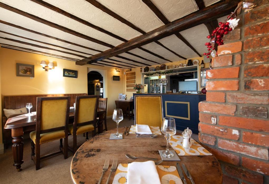 The Pheasant Public House & Hotel Gestingthorpe Exteriör bild